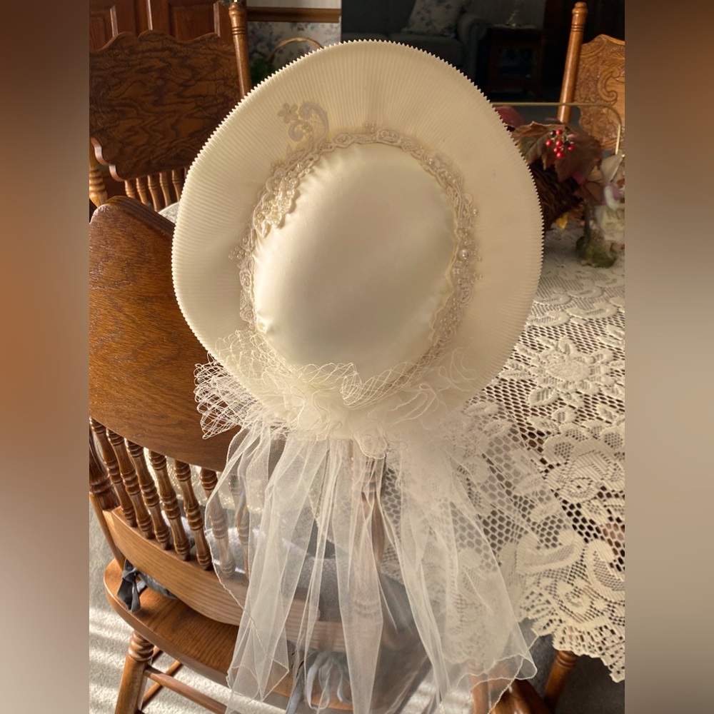 Vintage Bridal Hat - I used it for decorating